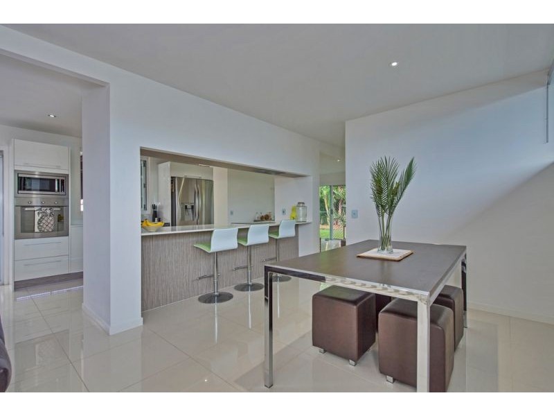 5 Pinaroo Cr, Ashmore QLD 4214