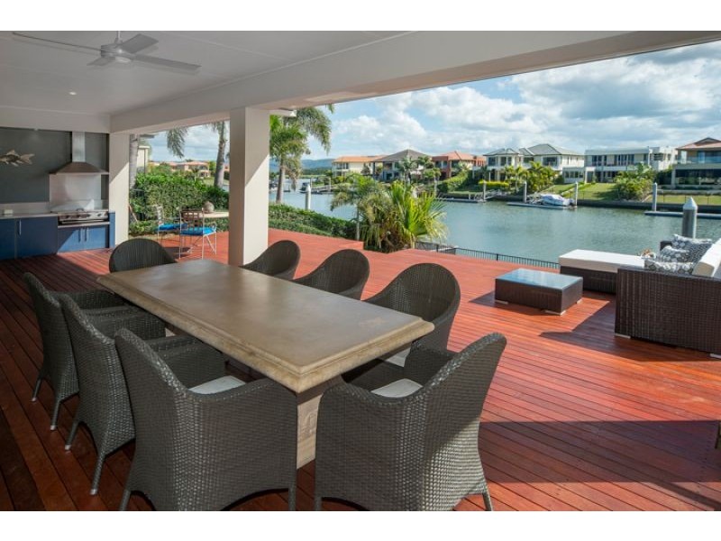2152 Beaufort Way, Hope Island QLD 4212
