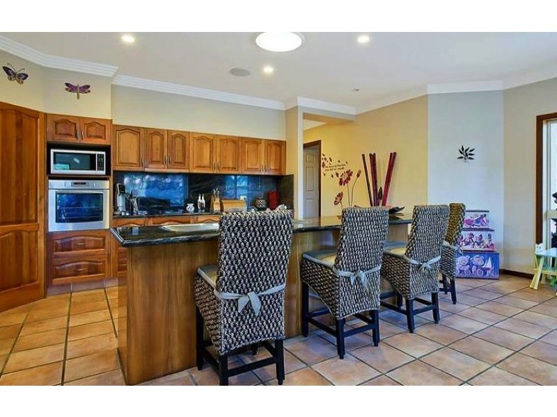 1643 Riverdale Court, Hope Island QLD 4212