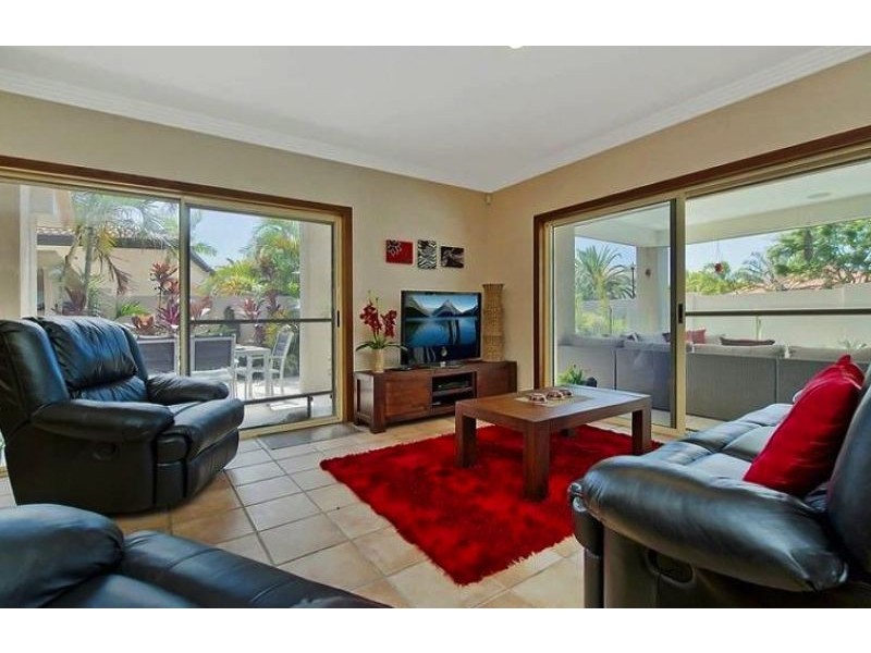 1643 Riverdale Court, Hope Island QLD 4212