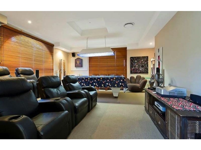 1643 Riverdale Court, Hope Island QLD 4212