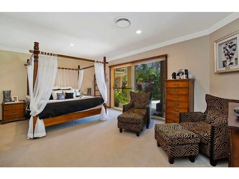 1643 Riverdale Court, Hope Island QLD 4212