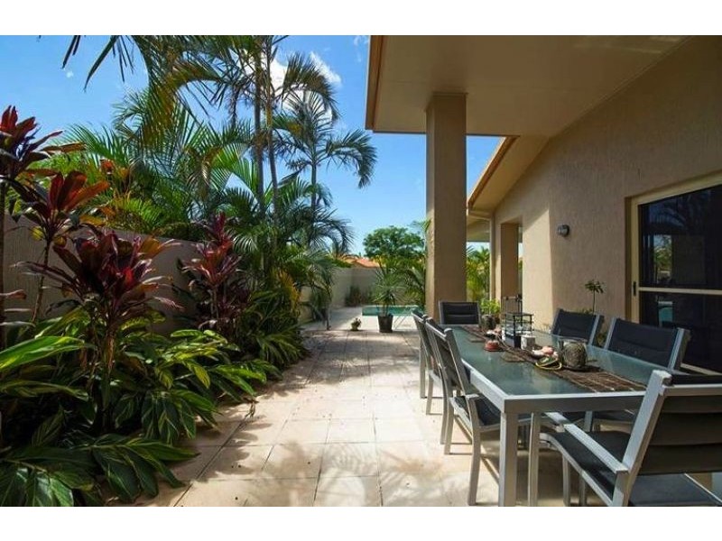 1643 Riverdale Court, Hope Island QLD 4212