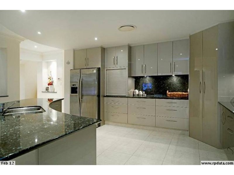 1670 Riverdale Drive, Hope Island QLD 4212