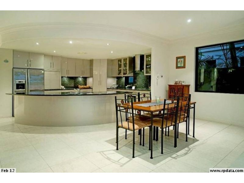 1670 Riverdale Drive, Hope Island QLD 4212