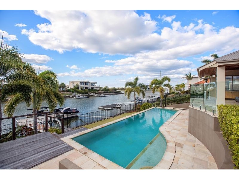 39 Ferrymans Ct, Helensvale QLD 4212