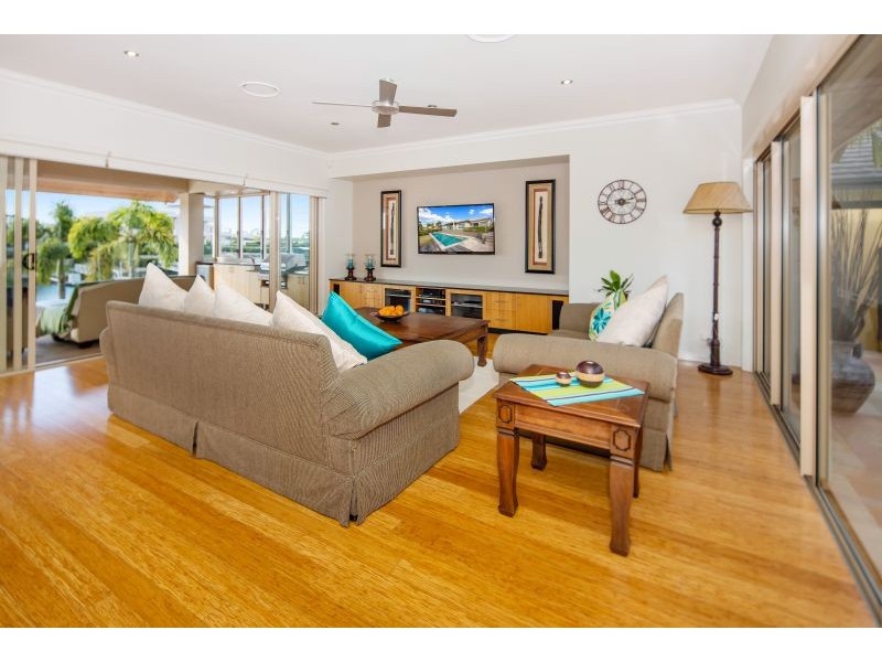 39 Ferrymans Ct, Helensvale QLD 4212