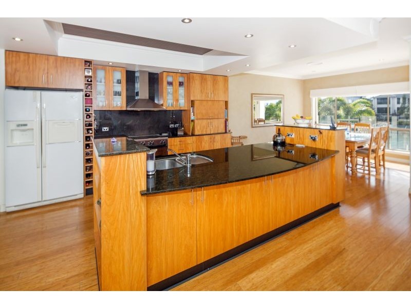 39 Ferrymans Ct, Helensvale QLD 4212