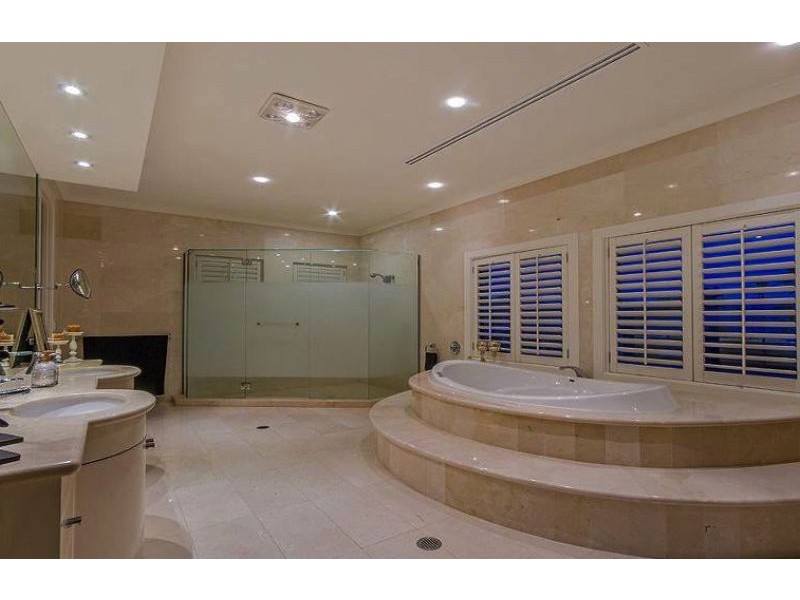 1133 Beechwood Drive, Hope Island QLD 4212