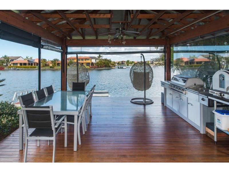 24 The Peninsula, Helensvale QLD 4212