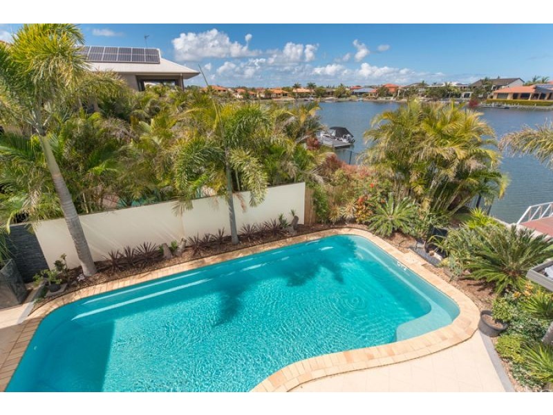 24 The Peninsula, Helensvale QLD 4212