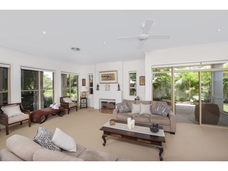 3193 Riverleigh Dr, Hope Island QLD 4212