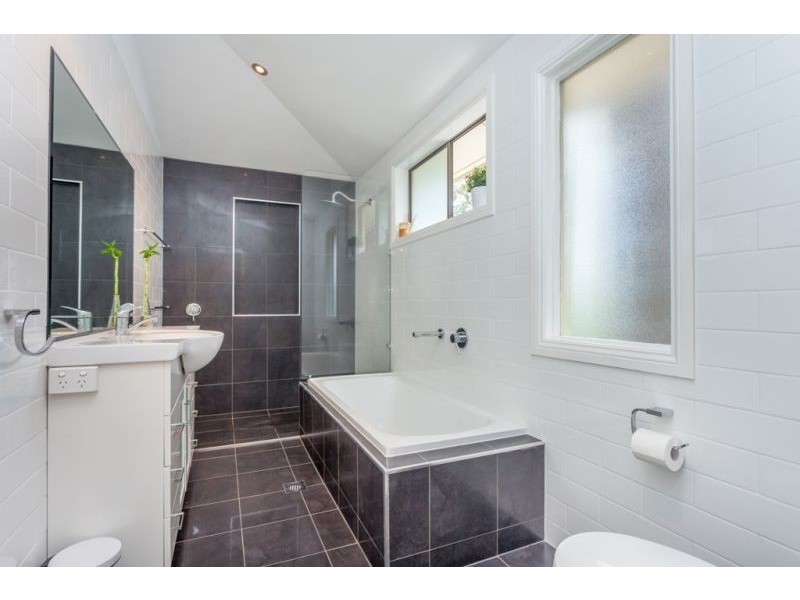 76a Coopers Camp Road, Bardon QLD 4065