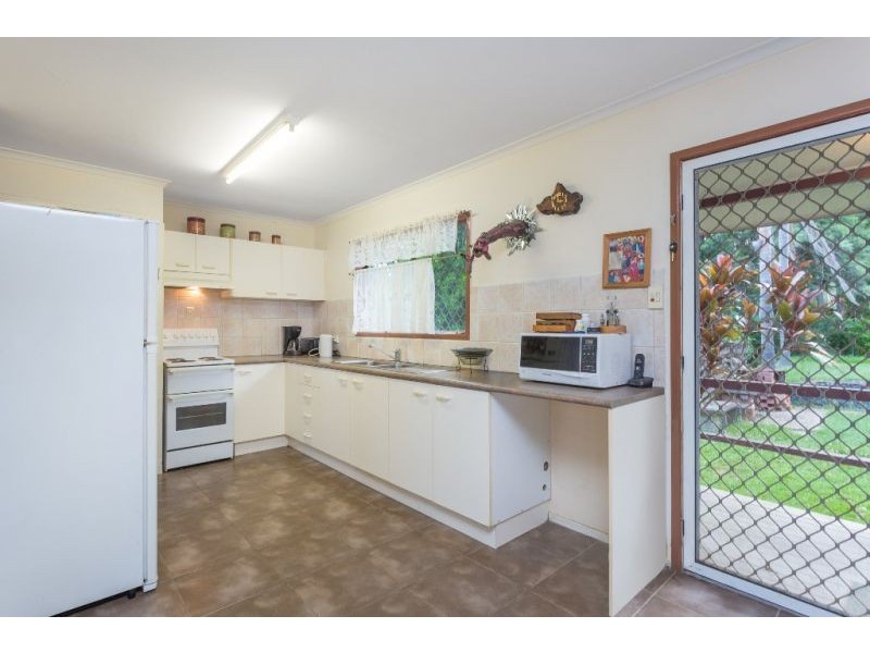 232 Appleby Rd, Stafford Heights QLD 4053