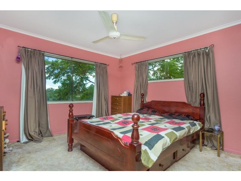 232 Appleby Rd, Stafford Heights QLD 4053