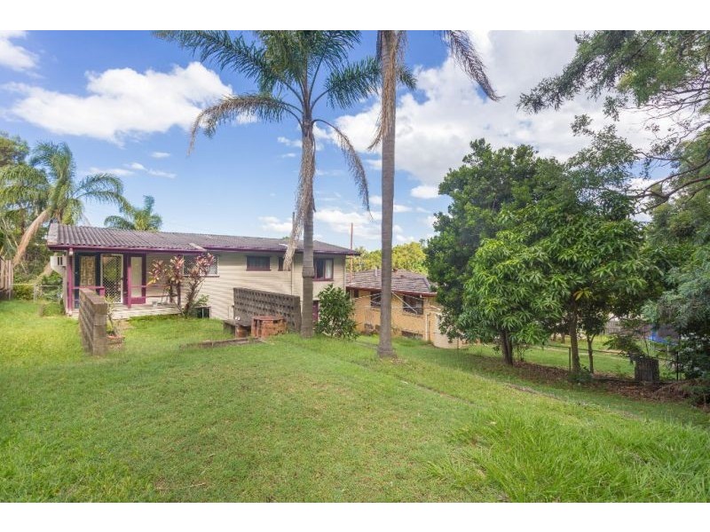 232 Appleby Rd, Stafford Heights QLD 4053