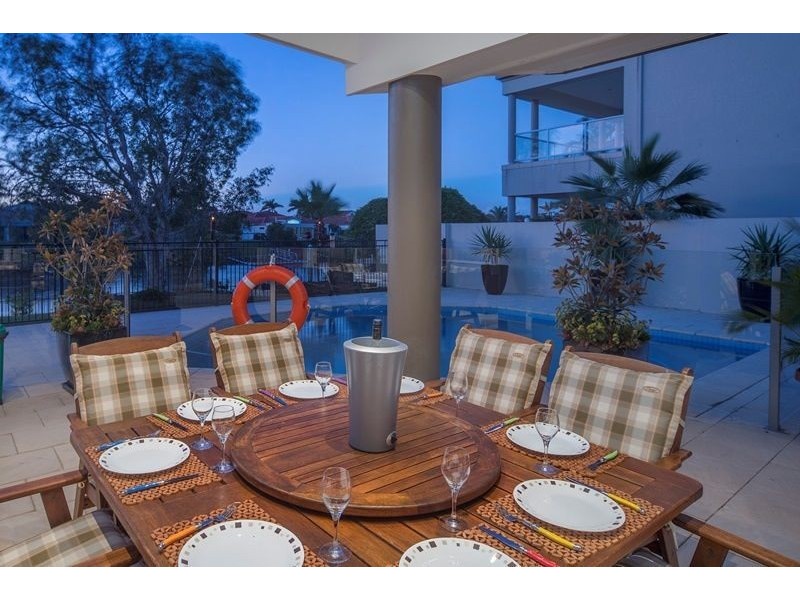 1084 Killymoon Dr, Hope Island QLD 4212