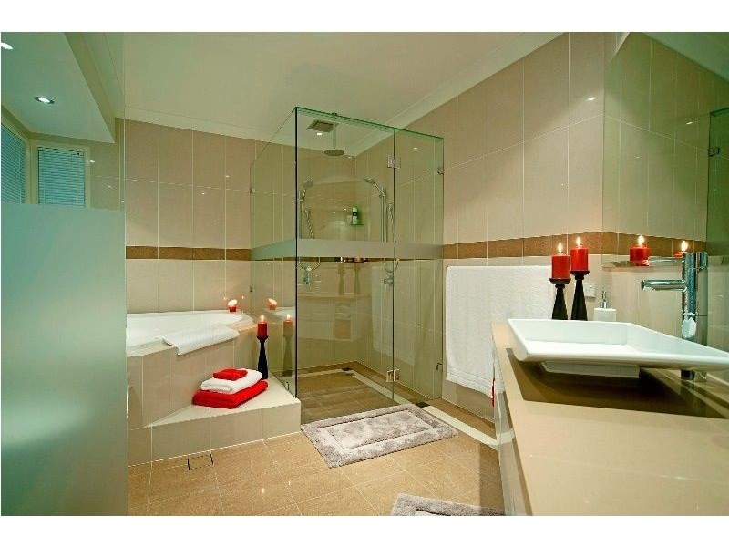 1084 Killymoon Dr, Hope Island QLD 4212