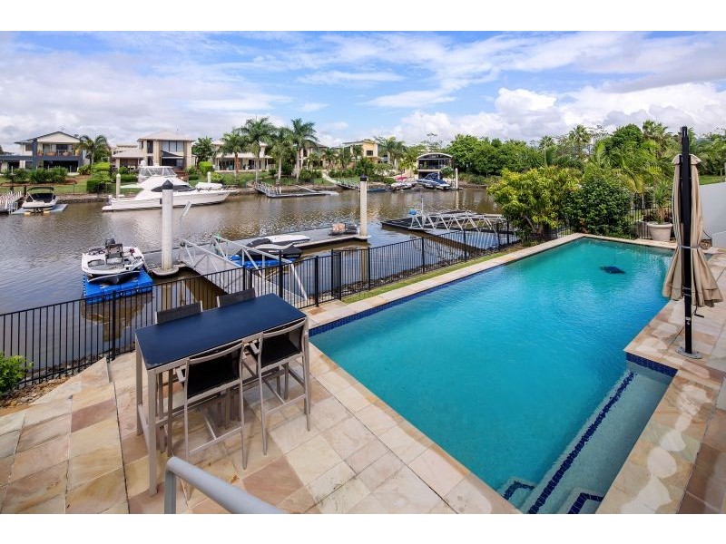 7 North Bank Ct, Helensvale QLD 4212