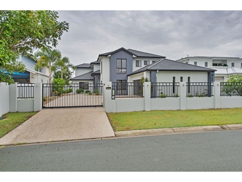 7 North Bank Ct, Helensvale QLD 4212