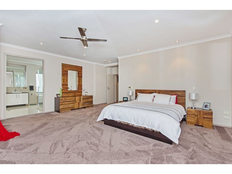 7 North Bank Ct, Helensvale QLD 4212