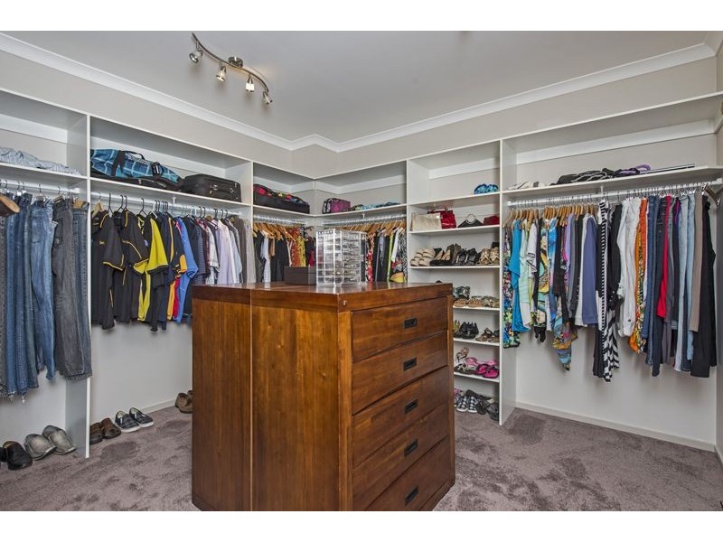 7 North Bank Ct, Helensvale QLD 4212