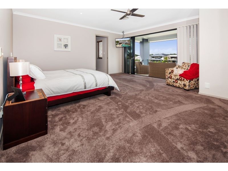 7 North Bank Ct, Helensvale QLD 4212