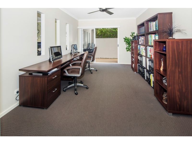 43 Harbourvue Ct, Helensvale QLD 4212