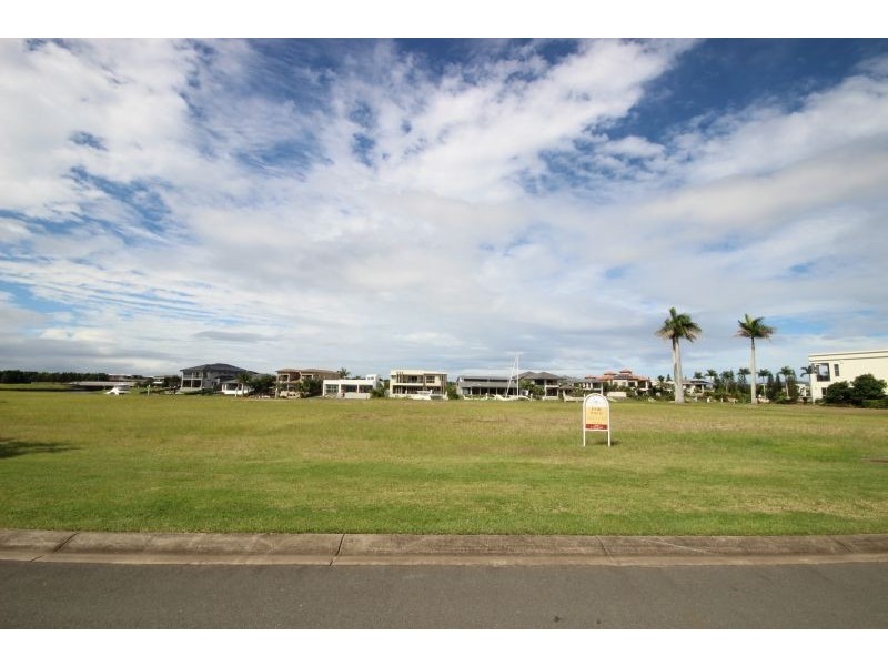 2632 Virginia Dr, Hope Island QLD 4212