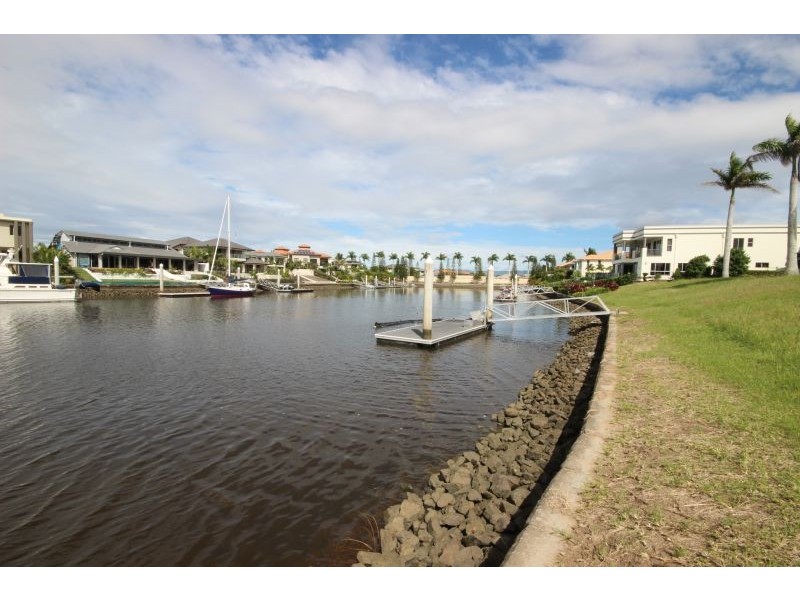 2632 Virginia Dr, Hope Island QLD 4212