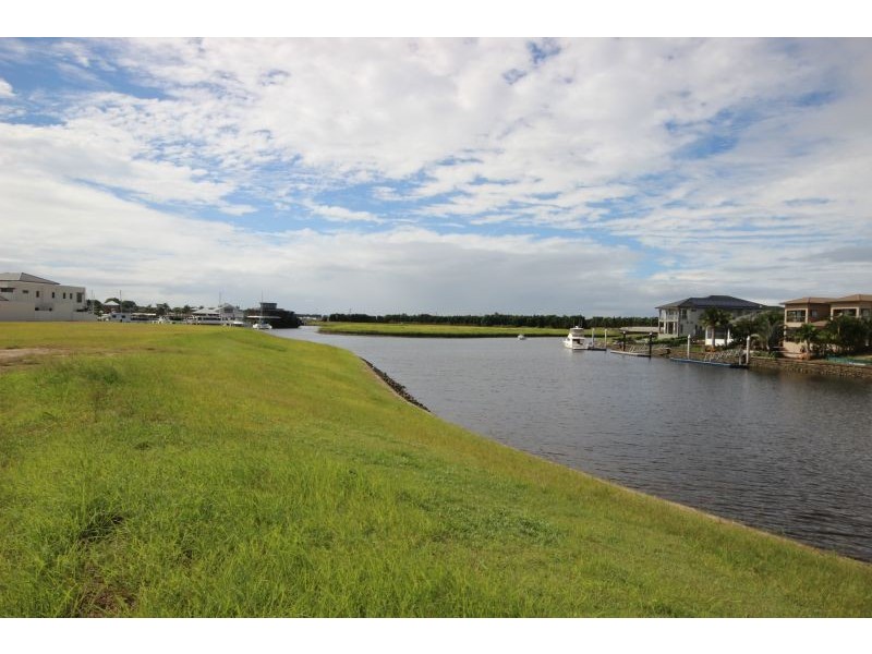 2632 Virginia Dr, Hope Island QLD 4212