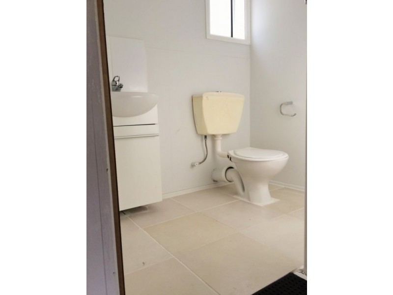 41 Russell St, Silkstone QLD 4304
