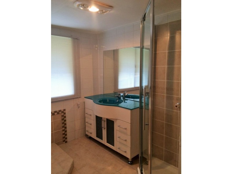 74 Stafford St, Silkstone QLD 4304