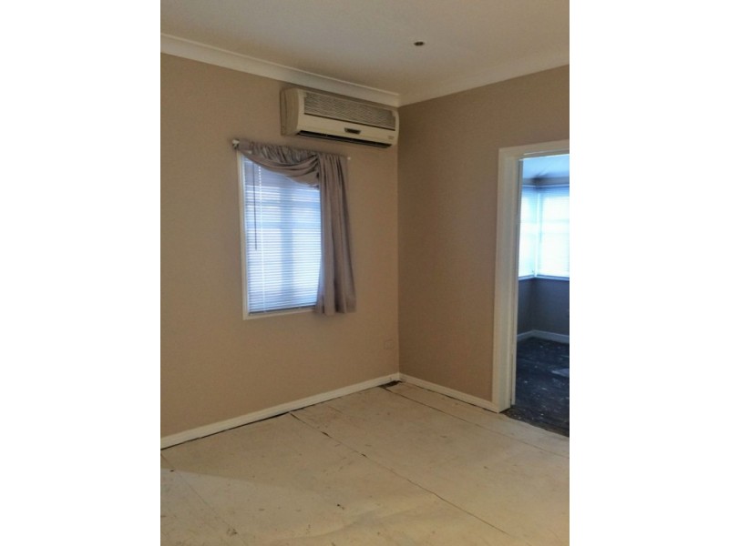 74 Stafford St, Silkstone QLD 4304