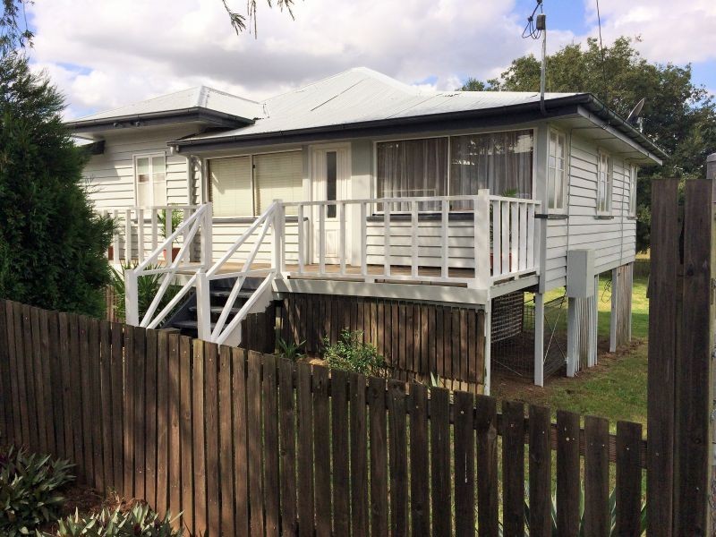 74 Stafford St, Silkstone QLD 4304