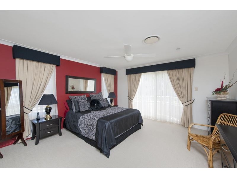 1630 Riverdale Dr, Hope Island QLD 4212