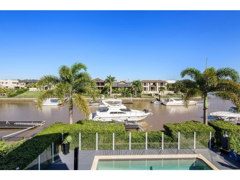 16 North Bank Ct, Helensvale QLD 4212