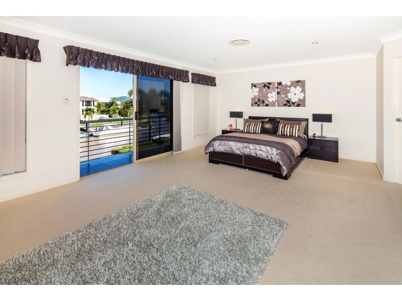 16 North Bank Ct, Helensvale QLD 4212