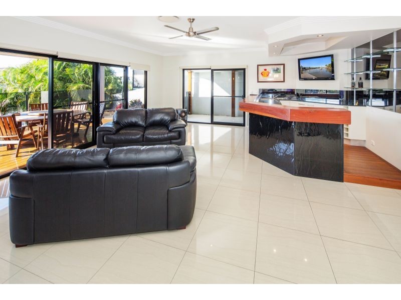 41 Southaven Dr, Helensvale QLD 4212