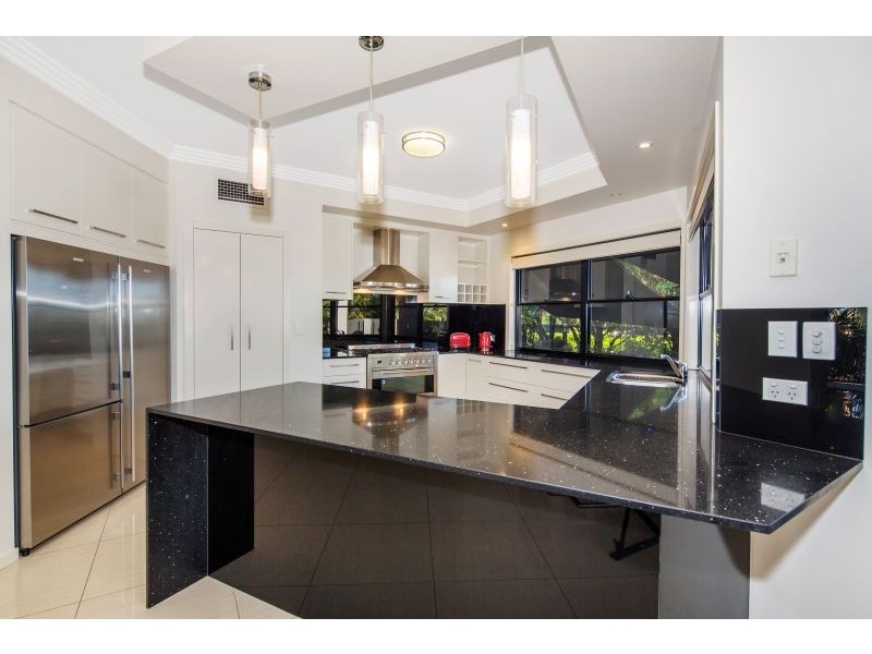 41 Southaven Dr, Helensvale QLD 4212