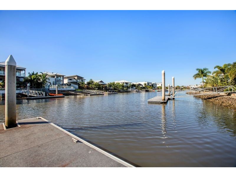 41 Southaven Dr, Helensvale QLD 4212