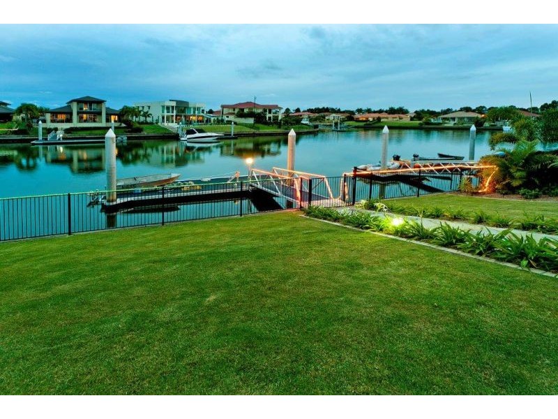 2327 Cressbrook Dr, Hope Island QLD 4212