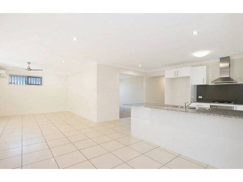 7 Aylmore Ct, Narangba QLD 4504