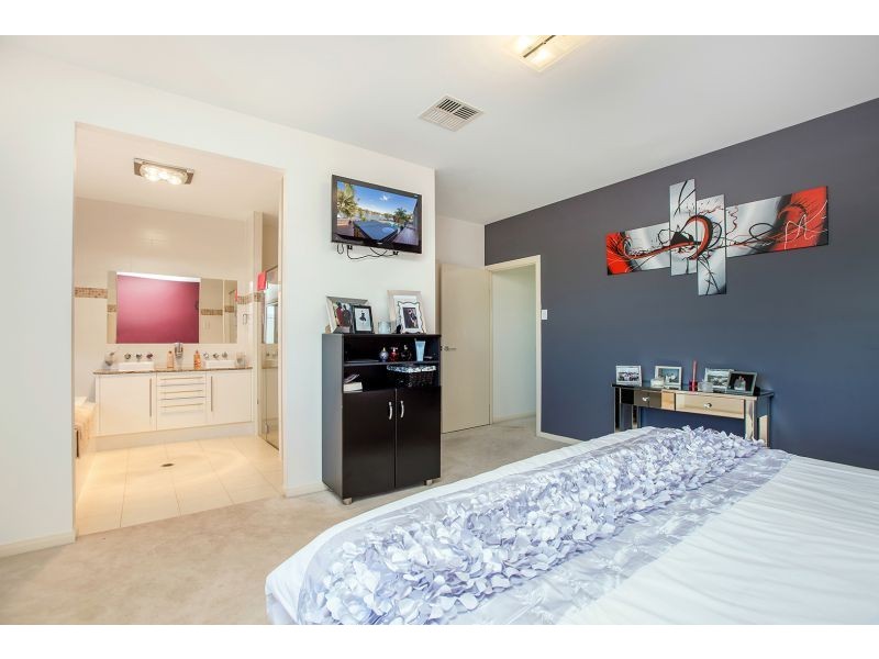 12 Coomera Ct, Helensvale QLD 4212