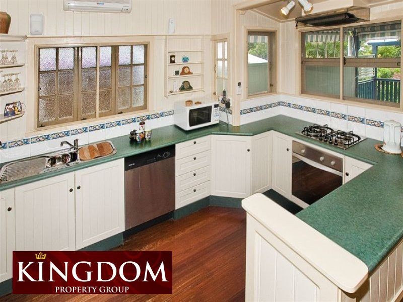 53 Wharf St, Shorncliffe QLD 4017