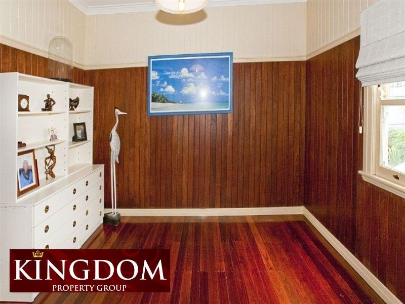 53 Wharf St, Shorncliffe QLD 4017