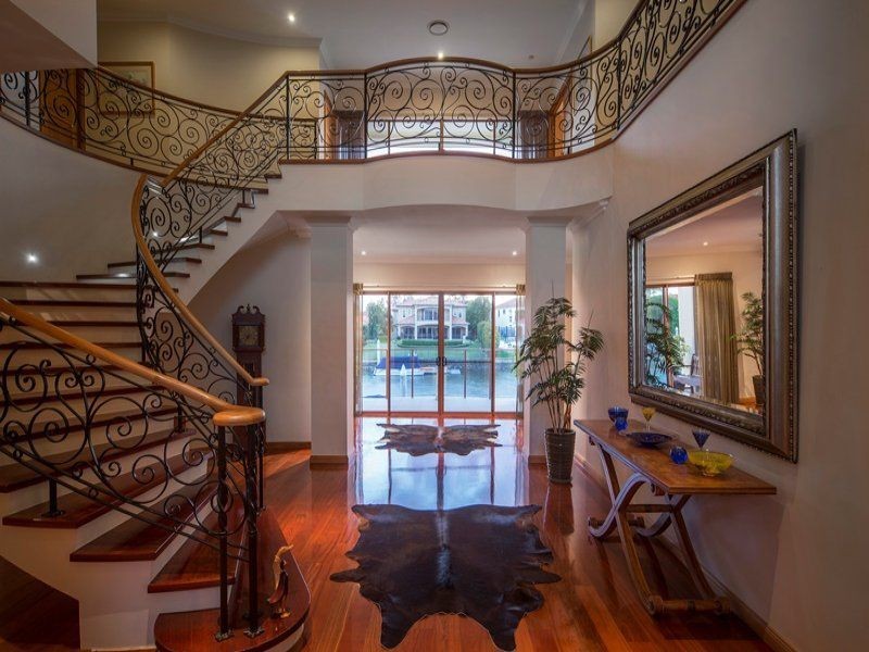 2332 Cressbrook Dr, Hope Island QLD 4212