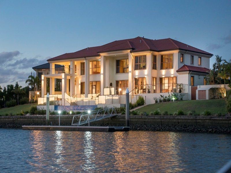 2332 Cressbrook Dr, Hope Island QLD 4212