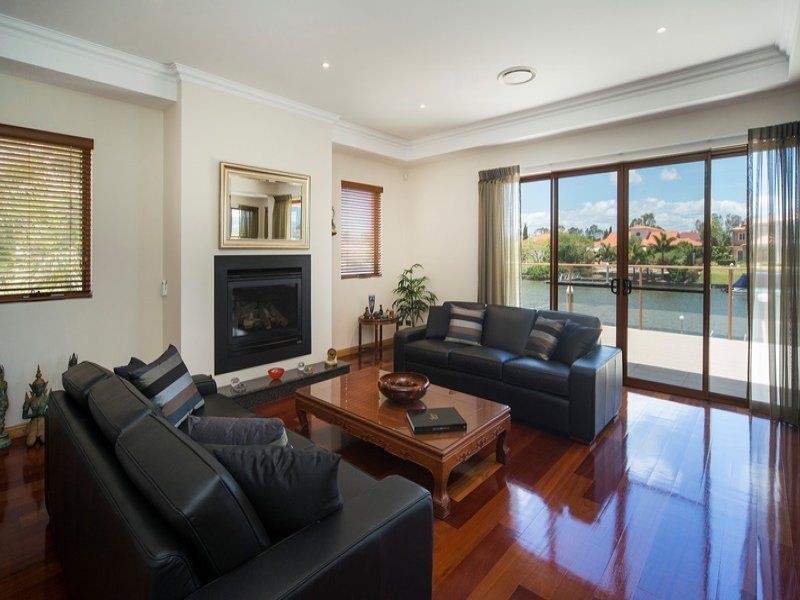 2332 Cressbrook Dr, Hope Island QLD 4212