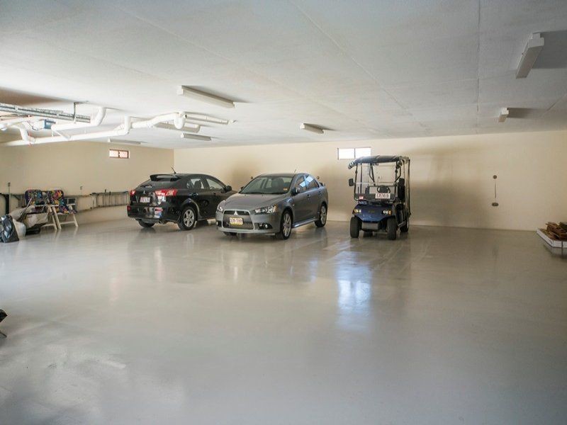 2332 Cressbrook Dr, Hope Island QLD 4212